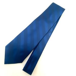 Adolfo Men's Navy Diagonal Stripe Silke Necktie
